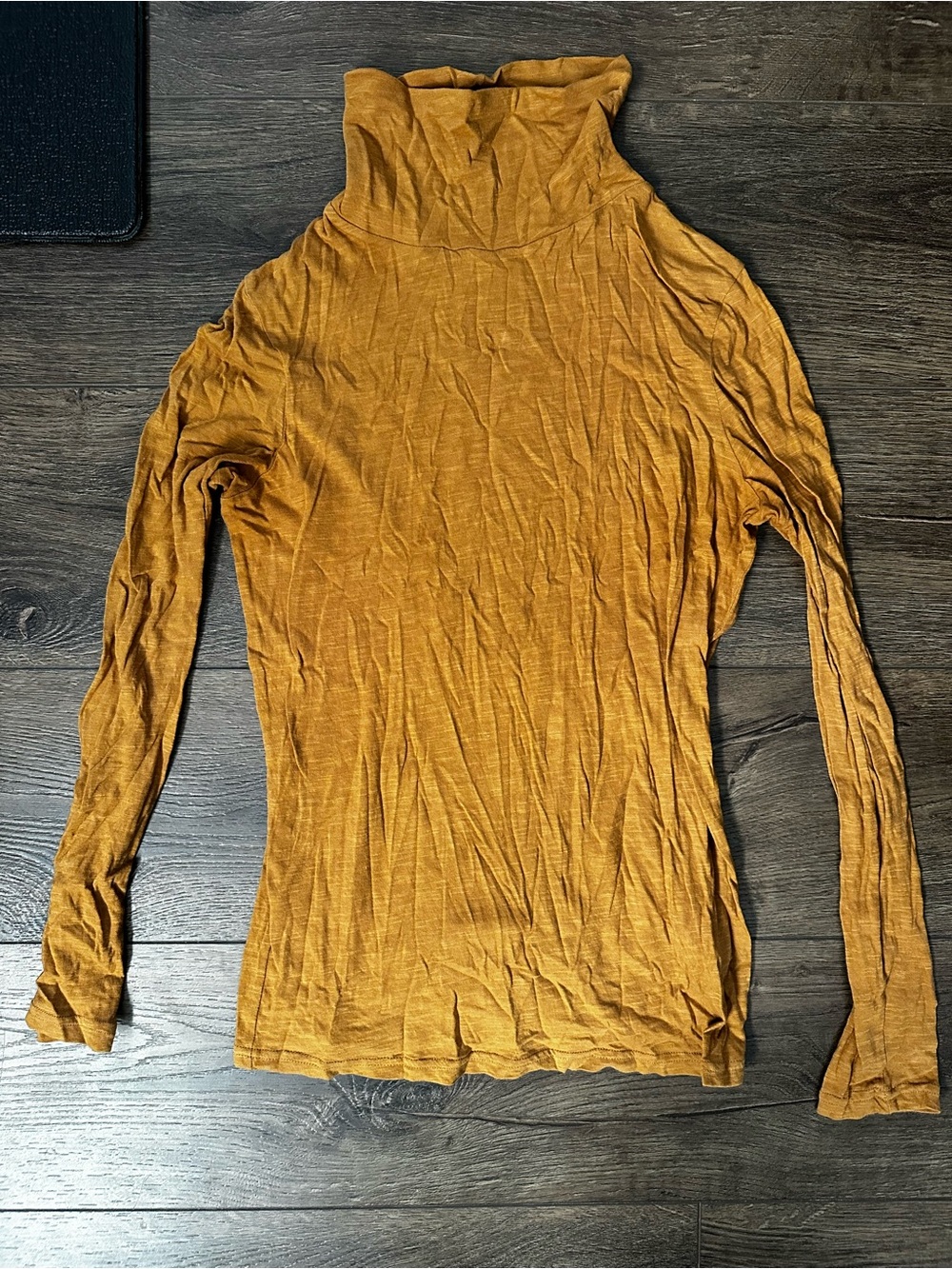 Pact Women's Camel Tissue Slub Turtleneck Size: Small
